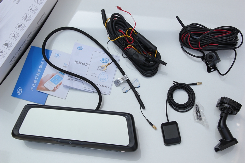 行车保姆秒杀*子狗电**，10寸屏善领X798TS后视镜评测