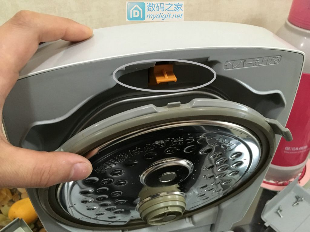 日本电饭煲拆解上盖,日本本土三菱电饭煲上盖拆解视频