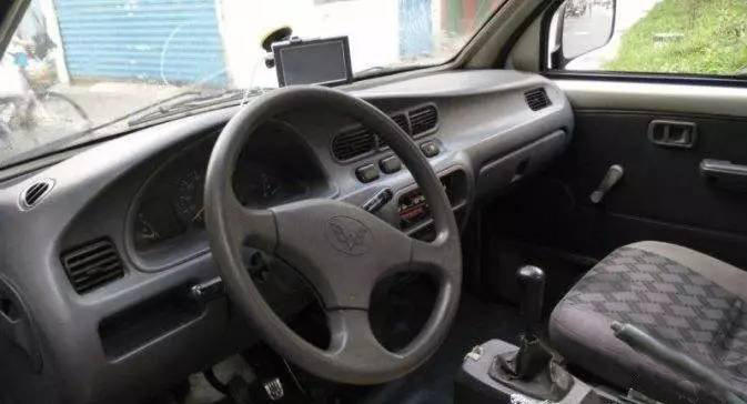 鸥翼门车型,大七座最新款五菱神车