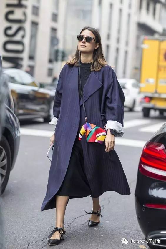 迷你小肩包,现在还流行小皮包包吗