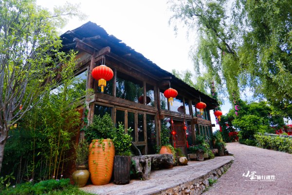 历史底蕴与现代繁华在此交融,历史与现代并存的城市