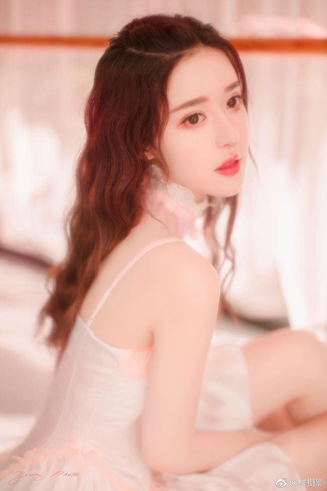 再世为人强起:任人欺负废柴九女和被内线出卖的精英特工穿越合体