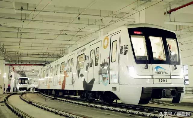 成都地铁10号线今日首发!美图、票价、交通指南最全信息都在这里