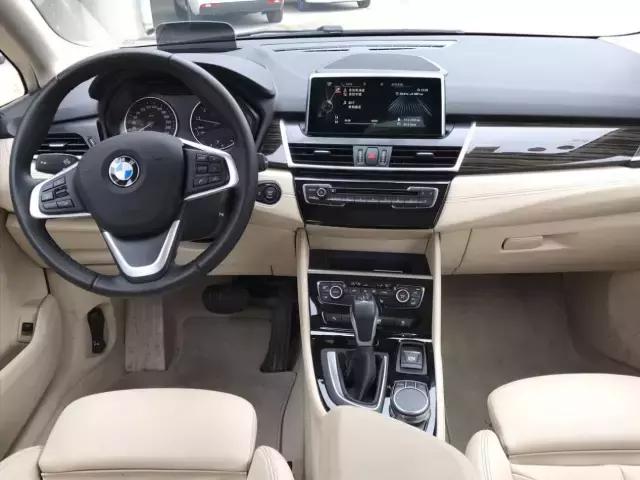 16款宝马220i旅行车评测,2019款宝马220i旅行版测评视频