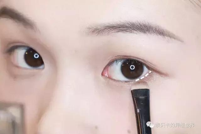 最简单但也精致的快速出门妆,5分钟快速出门日常妆