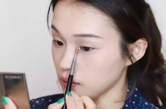 早上只有十分钟？手把手教你化出精致妆容！