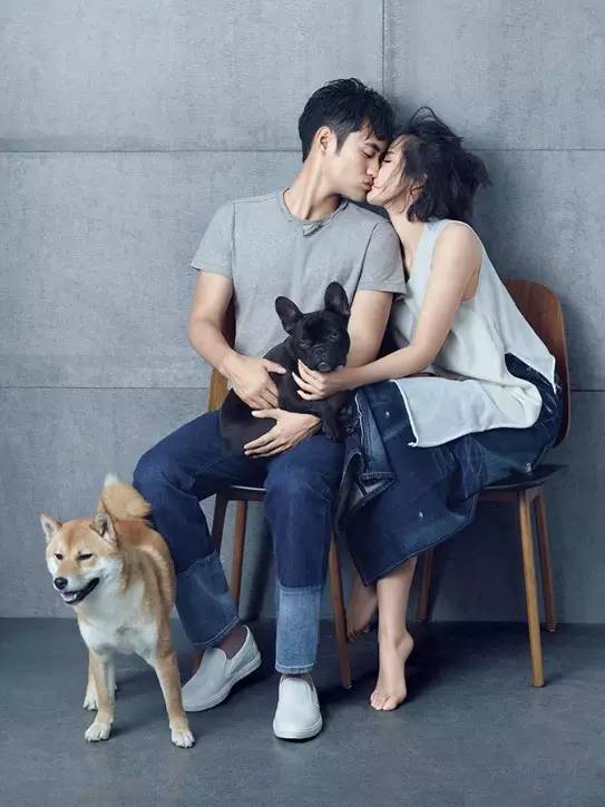 看“二姐”张歆艺如何俘获男神，幸福甜蜜狂“虐狗”