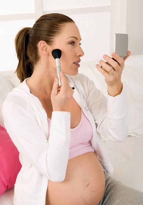 孕妇用化妆品导致胎儿畸形,孕妇用化妆品生出的畸形胎儿