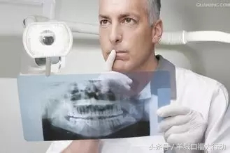 牙齿矫正过程中个别牙齿一碰就疼,牙齿矫正过程中牙缝大是正常的吗