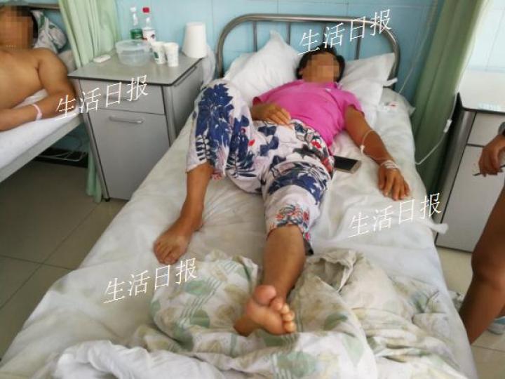 女子墙壁倒塌,围墙突然倒塌女子死里逃生