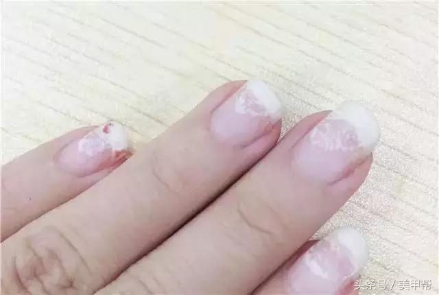 美甲店做的美甲如何自己卸甲,不做美甲可以去美甲店卸甲吗