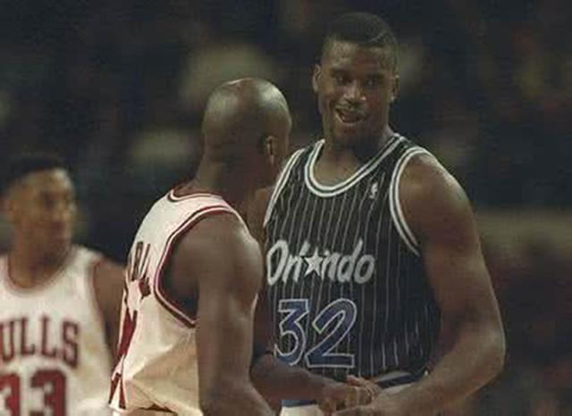 大梦奥尼尔都在巅峰的话谁厉害,大梦奥尼尔尤因罗宾逊