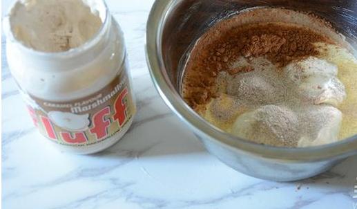 用了焦糖味的棉花糖混合了摩卡的味道，味道特别好吃