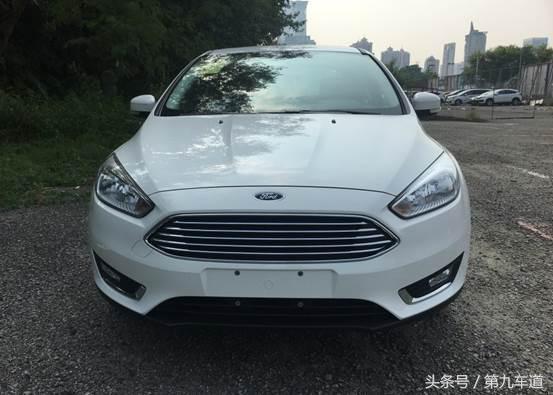 长安福特福克斯怎么样,福特福克斯怎么看车是1.6l还是1.8