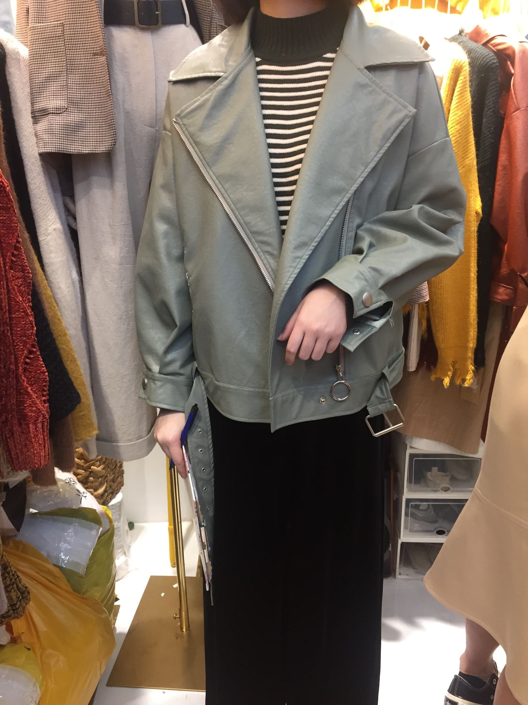 十三行服装批发年底大清仓,十三行服装批发视频