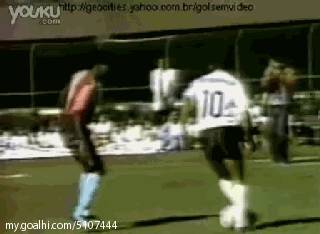 99.9%的人防不住的篮球过人,简单又实用的过人技巧足球