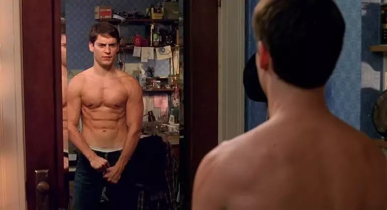 这个蜘蛛侠极不正常，却让我们喜欢的不行！