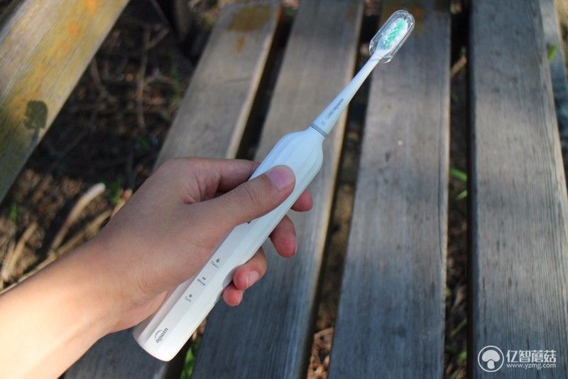 usmile声波电动牙刷如何使用,电动牙刷测评usmile智能声波