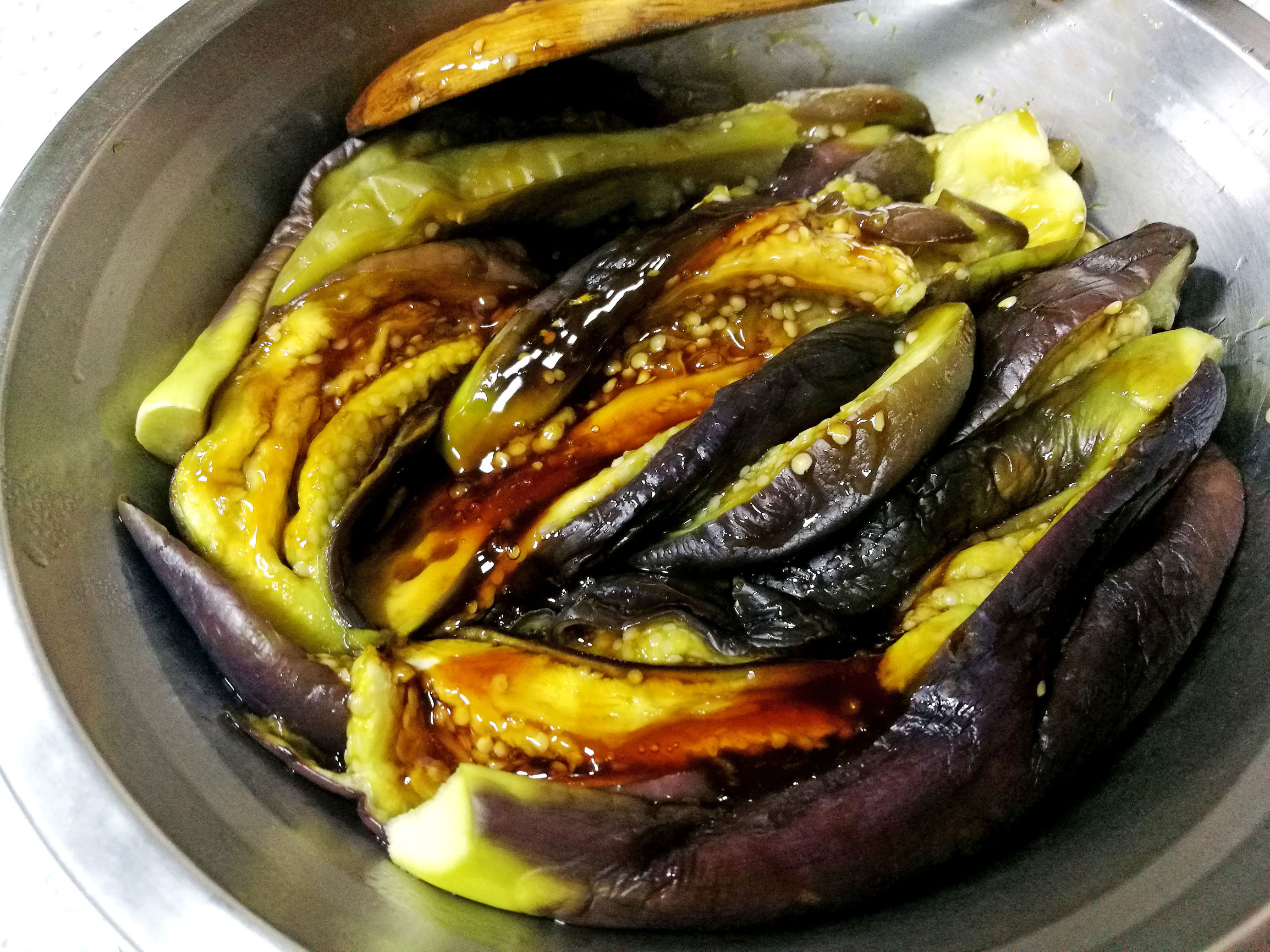 烧茄子无需油炸上锅蒸,烧茄子不过油蒸十分钟