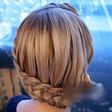 鱼尾辫怎么编最简单最好看,头发不长不短怎样编最好看