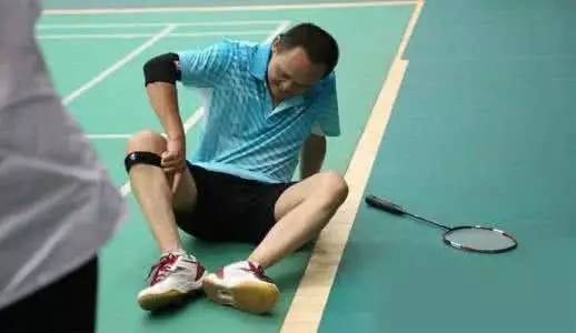 打羽毛球膝盖真的会承受不了吗,经常打羽毛球如何保养膝盖关节