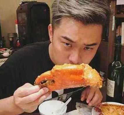 陈赫爱吃的蟹,陈赫吃椰子蟹视频