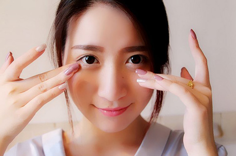 通过这些方法淡化你的表情纹,怎样去除表情纹路