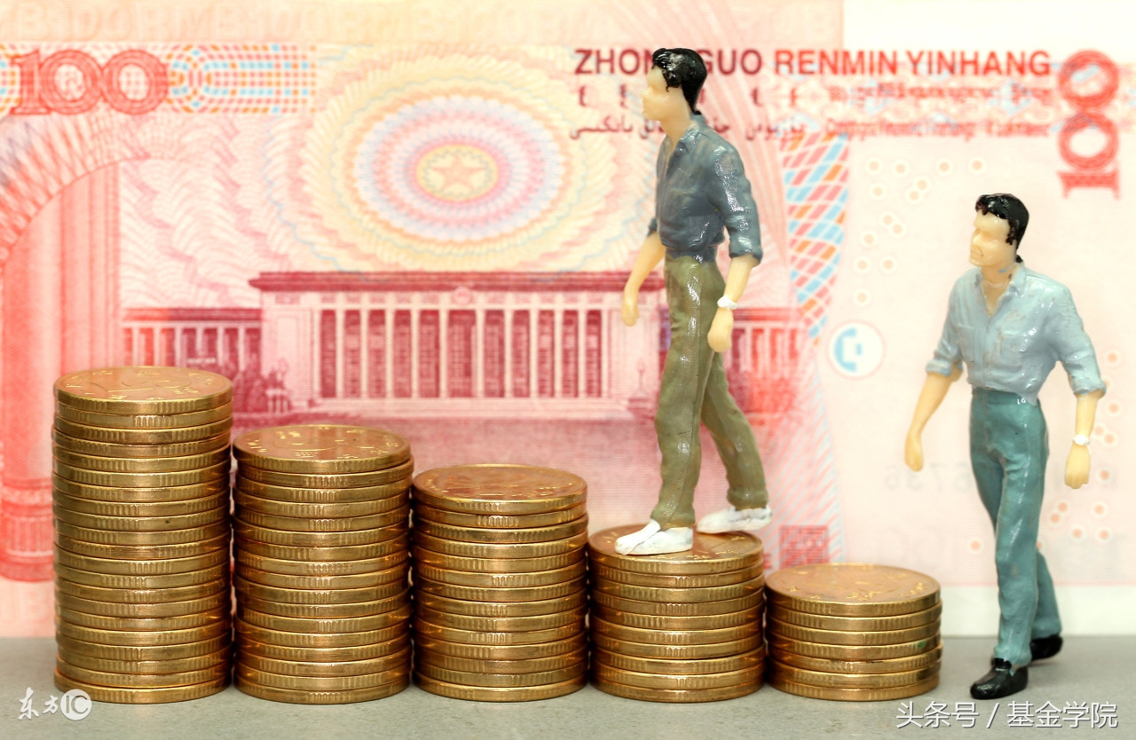 银行新规存10万元3年后能领多少钱,10万块钱存银行一年能领多少利息