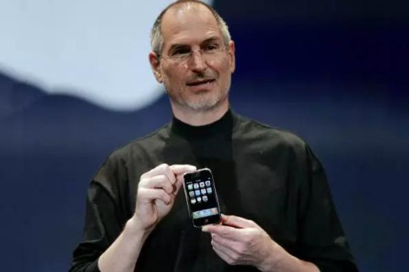 乔布斯是怎么发明苹果手机的,十年前乔布斯把iphone带给全世界
