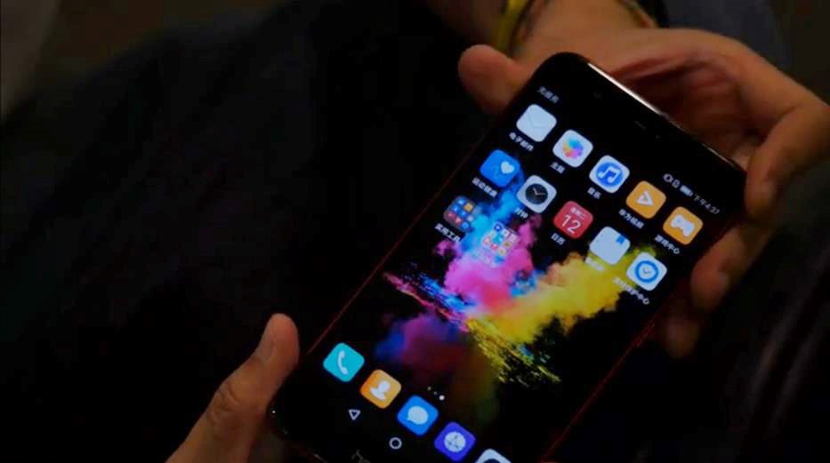 手机被坐弯了一点有影响吗,再也不用担心坐姿问题