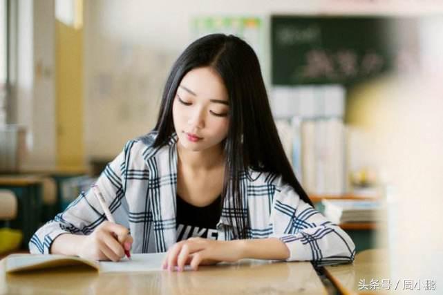 喜欢一个人，追到对方最好的方法是，每天晚上和她聊天！