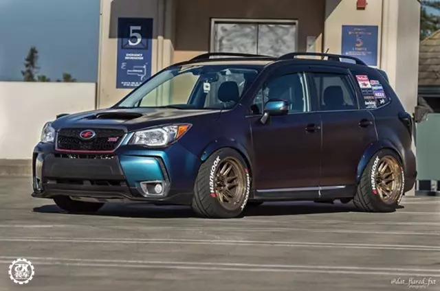 “不务正业”的低趴斯巴鲁森林人，在路上暴走的姿态简直凶猛！