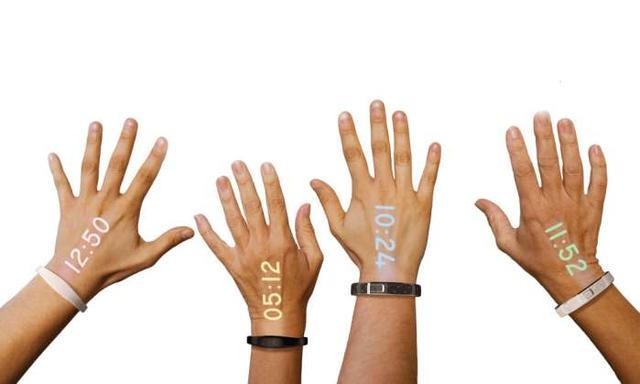 科技大佬喜欢戴啥手表？这位美女出手亮了