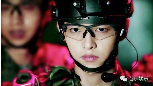 太阳的后裔为啥选宋仲基,太阳的后裔宋仲基帮宋慧乔扎头发