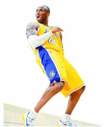 百大球星对比,詹姆斯哈登和库里谁更强