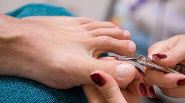如何解决脚趾甲长进肉里,脚趾甲长进肉怎么治