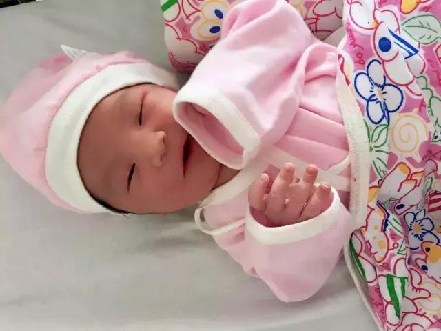 盘点那些产房外的感人瞬间,产房外的那些感人瞬间