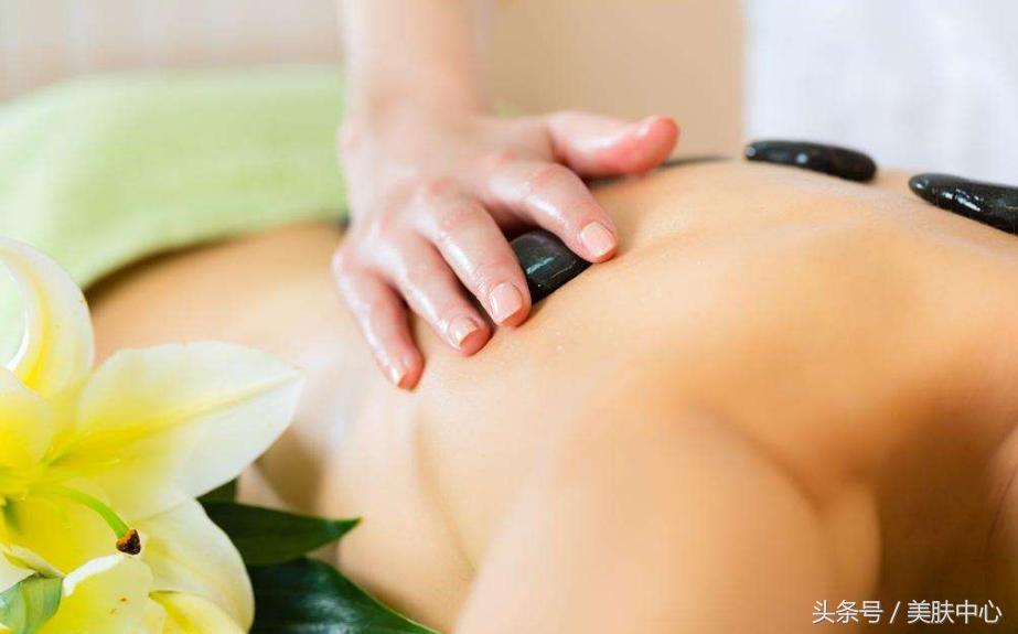 背部长痘痘怎么快速消除,背部痘痘怎么去挤