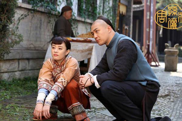 剧情已过半，主角领盒饭，反套路不断，《那年花开》的脑洞忒厉害