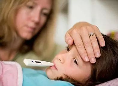 孩子感冒能盖被子发汗吗,捂被子发汗治风寒