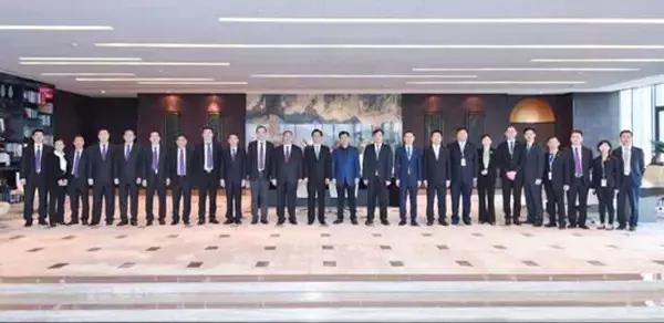 许家印张近东交杯酒200亿,许家印张近东恒大杯