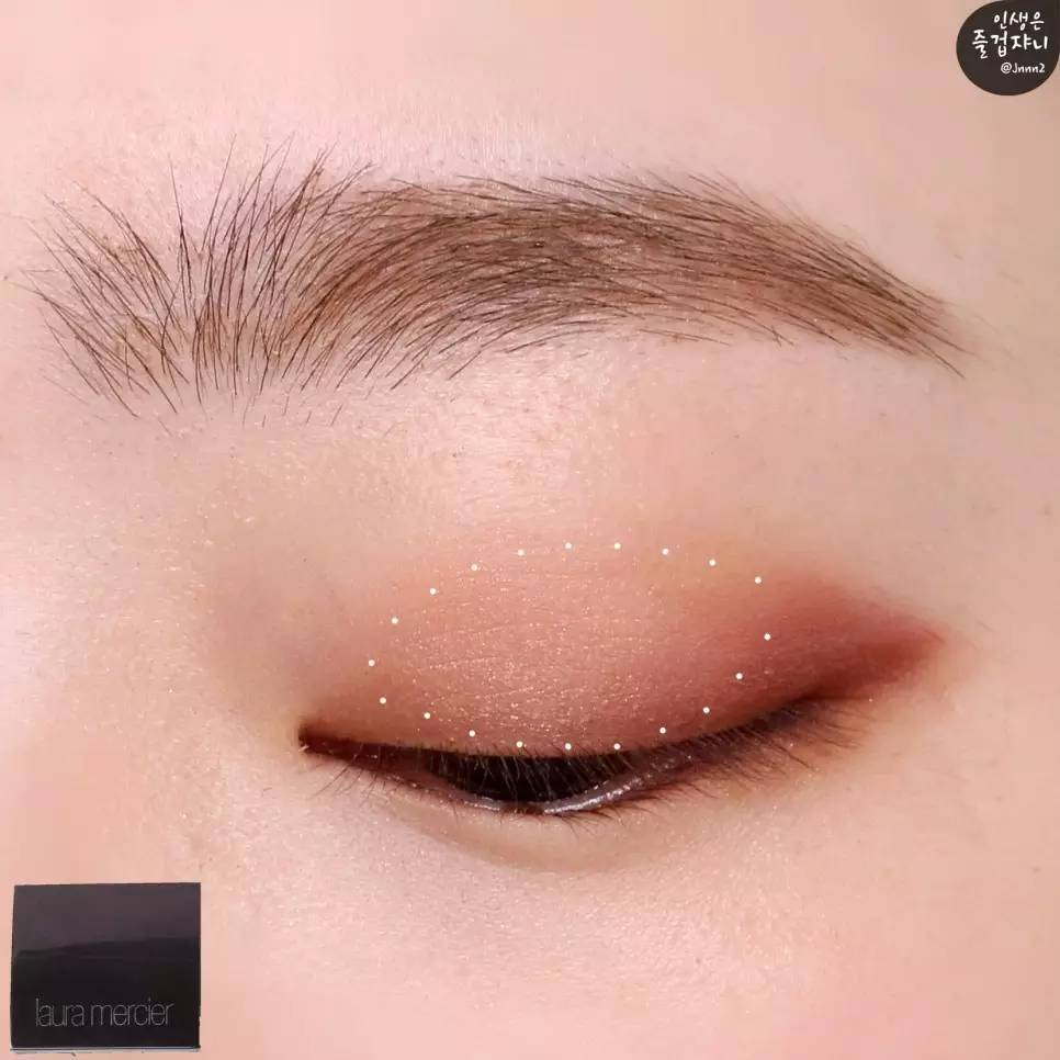 内双接近单眼皮如何画眼妆视频,单眼皮小眼睛内双肿眼泡眼妆教程