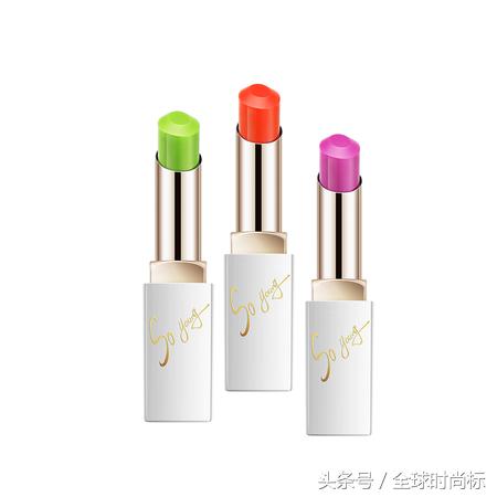 你的肤色适合什么颜色衣服的搭配,小辣椒颜色口红适合什么肤色