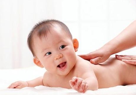 秋季湿疹的宝宝几天洗一次澡,秋季湿疹身体痒吃什么止痒