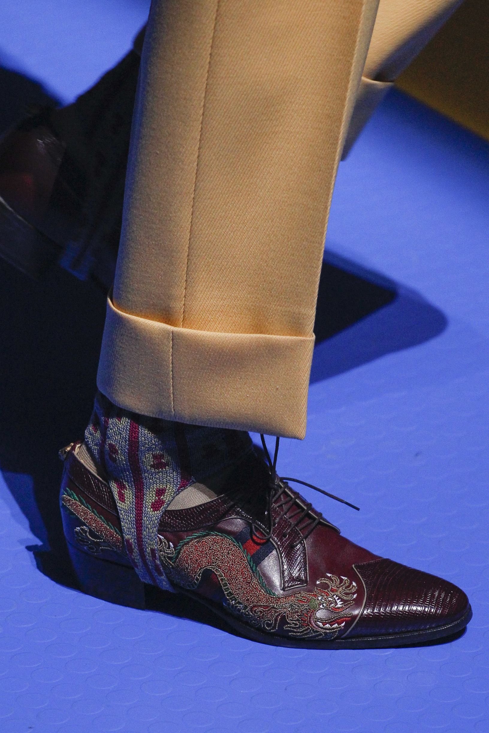 米兰时装周gucci直播外场,米兰时装周gucci三叶草