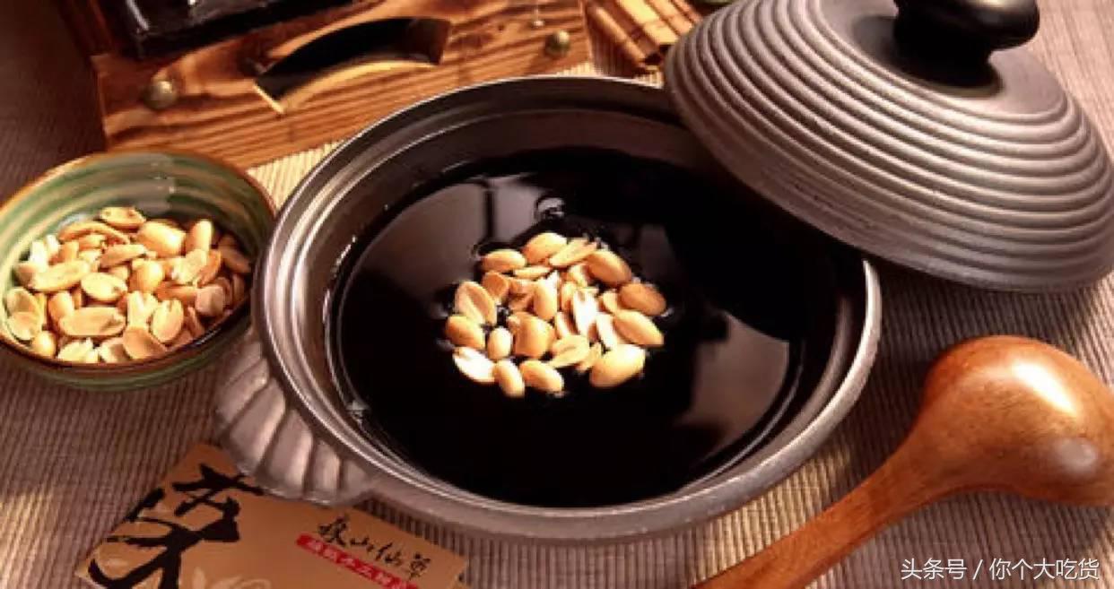 烧仙草还是龟苓膏好吃,烧仙草为啥叫烧仙草龟苓膏