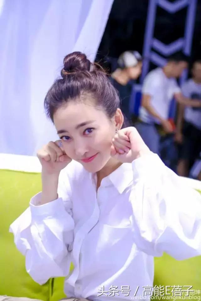 国庆要去浪?周冬雨刘亦菲等女星开包,10件单品斗赢票圈不会输