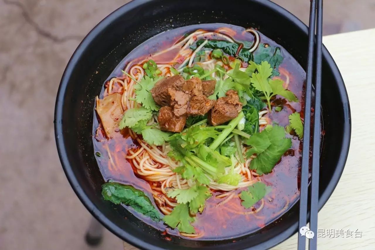 昆明排队到腿软的14家民间老店，吃过6家以上算你厉害