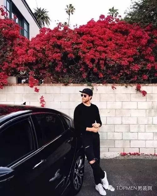 管你花枝招展，我却独爱黑白