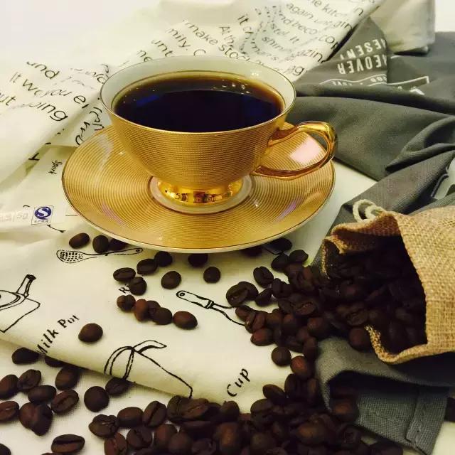 一杯咖啡的时间打动一个人,喝一杯咖啡慢慢品味人生